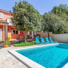 Villa Ella by Villas Gudie
