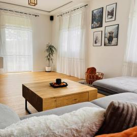 Lenz Stay - Ganzes Ferienhaus mit privatem Garten, Hotel in Kaisersberg