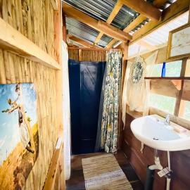 Cedar Loft โรงแรมในLas Pilas