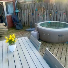 Room for Tomorrowland - acces to garden and jacuzzi, hotel v mestu Schelle