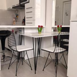 M & M Apartment