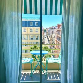 Spacieux studio Happy Home en dernier étage avec balcon à 5 minutes du vieux Nice et de la mer