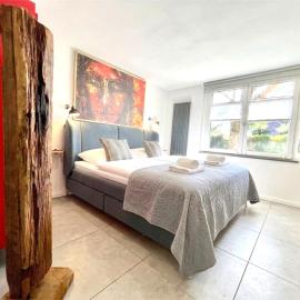 Natur-Ferien-Haus, Klein Rosenburg, Design-Ferienhaus an der Burg, Wallbox, 100Mbit WLAN & Zaun، فندق في Groß Rosenburg