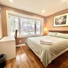 Renovated Rooms 10-min to Finch Subway Near Yonge St, hotel in Toronto