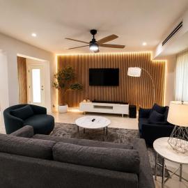Modern Miami Mansion Pool & Soccer and Game Room, hotel in Plantation