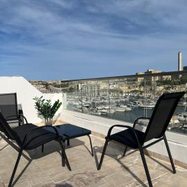 Amazing sea view penthouse near Valletta