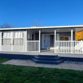 Hangout at Sherkston Shores Resort by Lake Erie Beaches, hotelli kohteessa Port Colborne