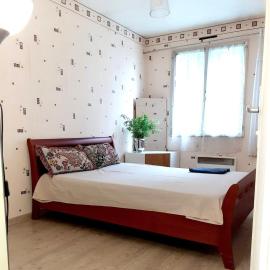 SharanjitFrance95100, hotel v mestu Argenteuil