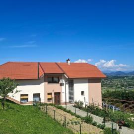 Apartmaji PRI AJHECI