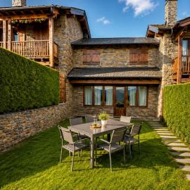 Borda con jardín privado y chimenea en la Cerdanya, hotel u gradu Bor