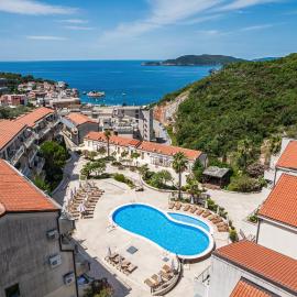 Przno Sea & Pool View Apartment, hotel a Pržno