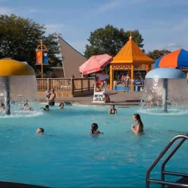 Lakeview Cottage by Elco Beach at Sherkston Shores Resort, hotelli kohteessa Port Colborne