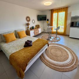 Studio tout équipé centre Erbalunga, Hotel in Brando