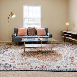 Amherst में, होटल Charming 3 bed, 1 bath home with new furniture