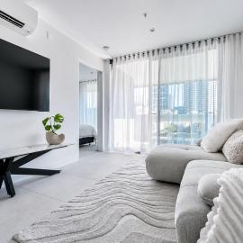 Luxury Balcony Apartment | Pool, Sauna & RAC Arena