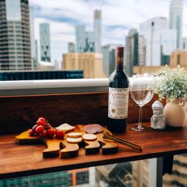 CN Tower & lake view 21st Floor Downtown Toronto Condo with rooftop pool