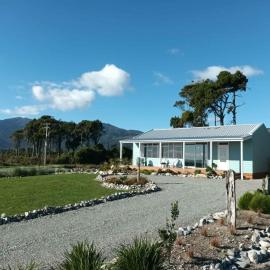 Beach House - Waimangaroa West Coast, hotel in Westport