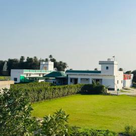 Mangalm Farm & Resort, hotel in Greater Noida