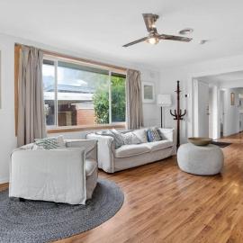 05Franks Abnb-Style Spacious 4BR Home WIth Secure Parking Near to Mall、フランクストンのホテル