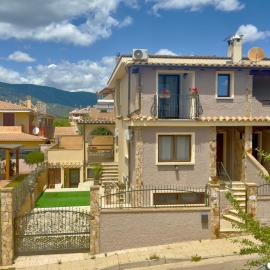 Elyas Guest House, hotel vo Villasimiuse