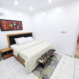 2 Bedroom Apartment Lekki - Highly Secured with 24hrs Power, hotel i Lagos