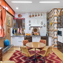 UPSTAIRS APARTMENT New to this booking platform Conran off Carrington st Retro Retreat suitable for between 2 to 4 guests