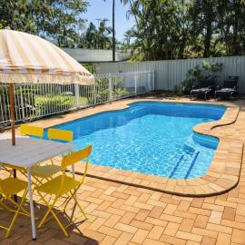 Luxury Private Pool House Near Mooloolaba Beach, hotel v destinácii Mountain Creek