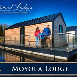 Driftwood Lodges - On Water Glamping - Moyola Lodge, hotelli kohteessa Magherafelt