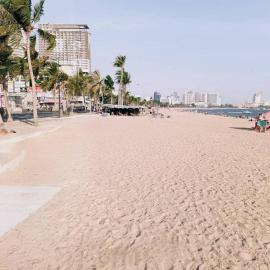 Beautiful Sandy Jomtien Beach Pattaya at NeO Seaview Condo