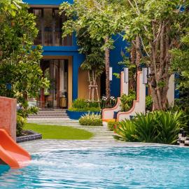 Luxury Designer Studio Sealy Bed Coffee Bar Walk to Cicada Market & Beach, hotel in Hua Hin