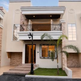 Vista Royal 2BHK With Private Pool, hotel i Igatpuri