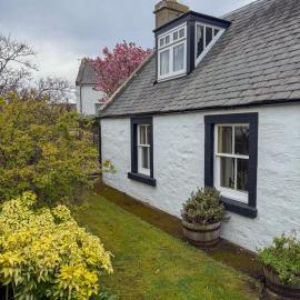 Shop Cottage, Findhorn, hotel in Findhorn