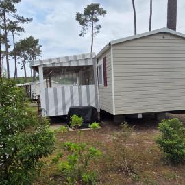 Sous les Pins dans camping 4 étoiles MH familial 322 6 à 8 couchages 2 salles de bain 2 WC