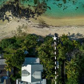 Villa du Lagon, à 50m de la plage avec piscine privée, hotel in Roches Noires