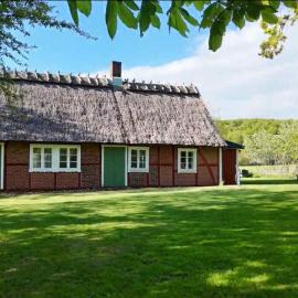 Haqvins stuga, hotel in Förslöv