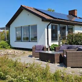 2 Bedroom Cottage With Spa Accommodations, viešbutis mieste Glemmingebro