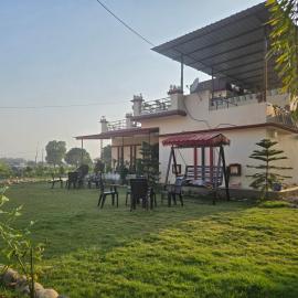 Jim corbett guest house, hotel in Jhirna