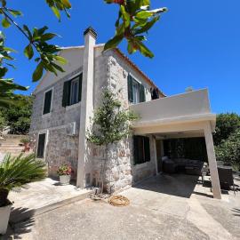 Heart of Vis Retreat
