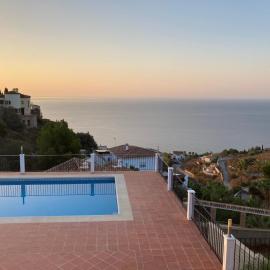 LUZ de MAR Villa with sea view, private pool and quiet