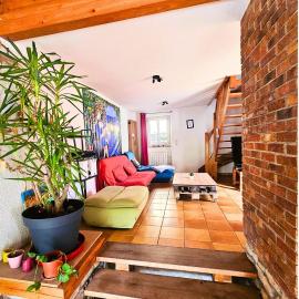 CHEZ Inès - Un lieu de vie en Arbois 2 à 10 personnes، فندق في أربويس