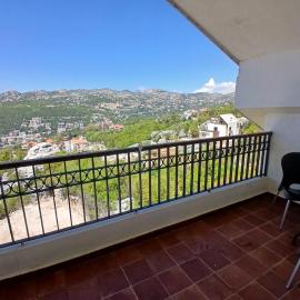 Colorful 1BR Apartment with Magical Views, hôtel à Wādī ‘Ayn al ‘Ullayq