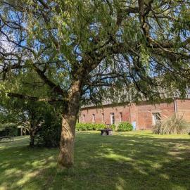 Maison de charme à Berville avec jardin non clôturé