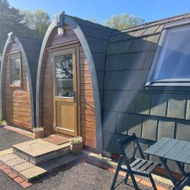 Hedgehog Glamping Pod