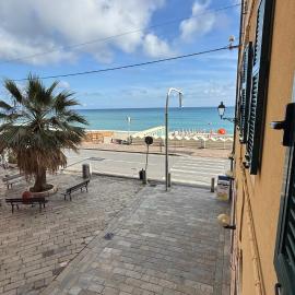 Appartamento piazza Buccelli a 10 mt dal mare