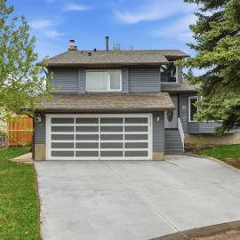 Bedwood Stay 3BR 10 mins to YYC Parking