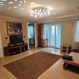 Spacious apartment on Otakar Yarosh, hotelli Harkovassa