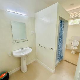 La Margaritha Hotel & Banquet Hall, hotel i Udugampola