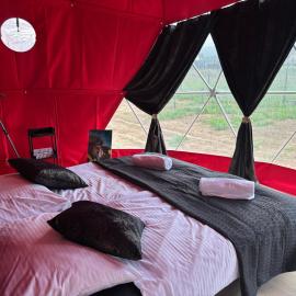 Glamping Izerska Bajka, hotel en Mirsk