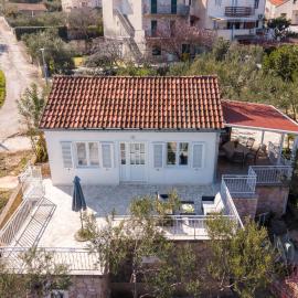Kuća Lucija, hotel v destinaci Supetar