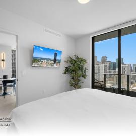 Walking Distance from Miami Heat Games and Concerts at Kaseya Center - 501 First Residences 2-bedroom, hotell i Miami